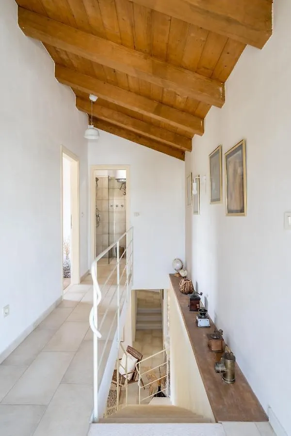 New!!!Villa D'Vita On Huge Fenced Property Tinjan 度假居