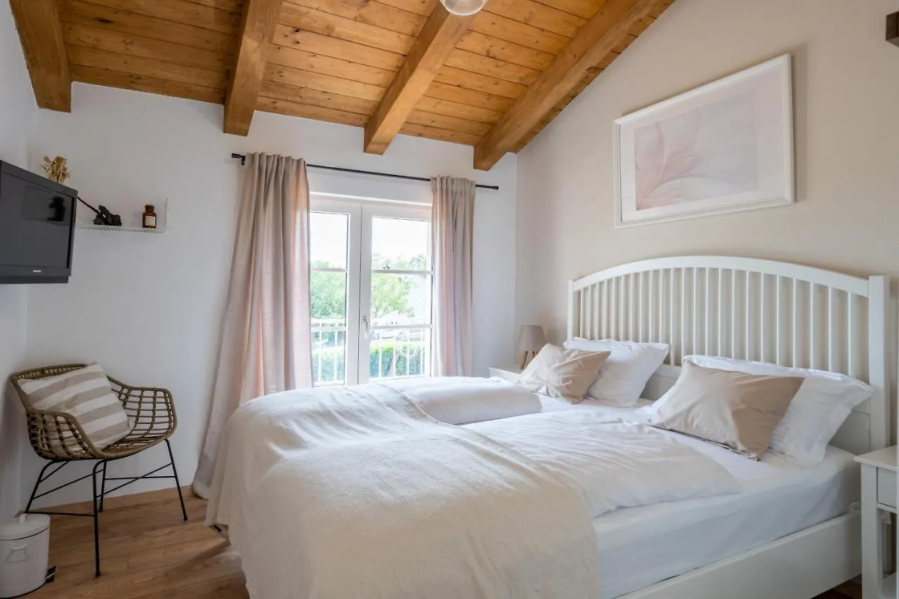 New!!!Villa D'Vita On Huge Fenced Property Tinjan Ferienhaus