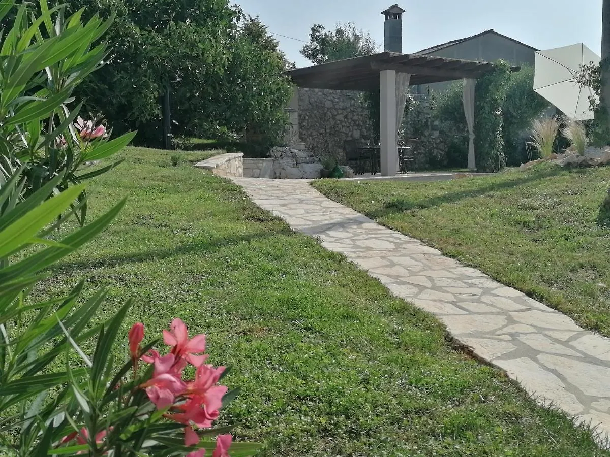 New!!!Villa D'Vita On Huge Fenced Property Tinjan 0*,  克罗地亚