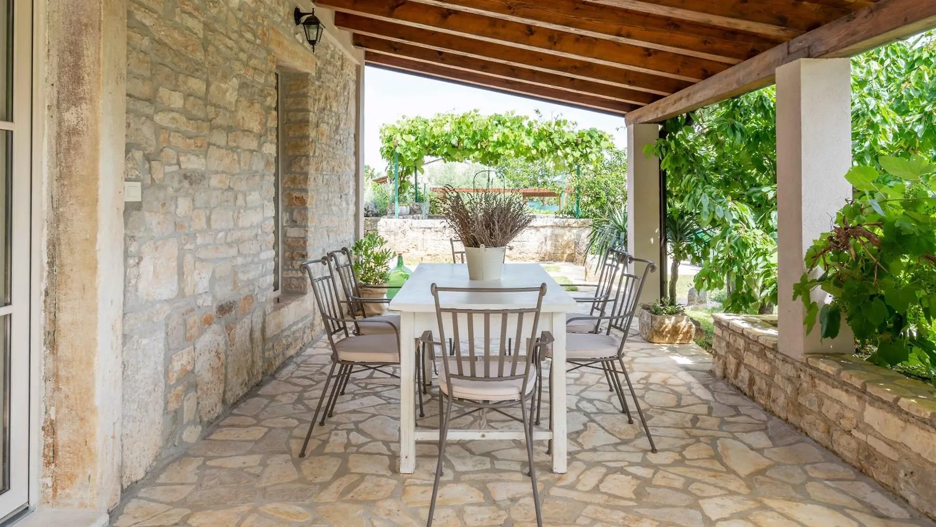 Ferienhaus New!!!Villa D'Vita On Huge Fenced Property Tinjan