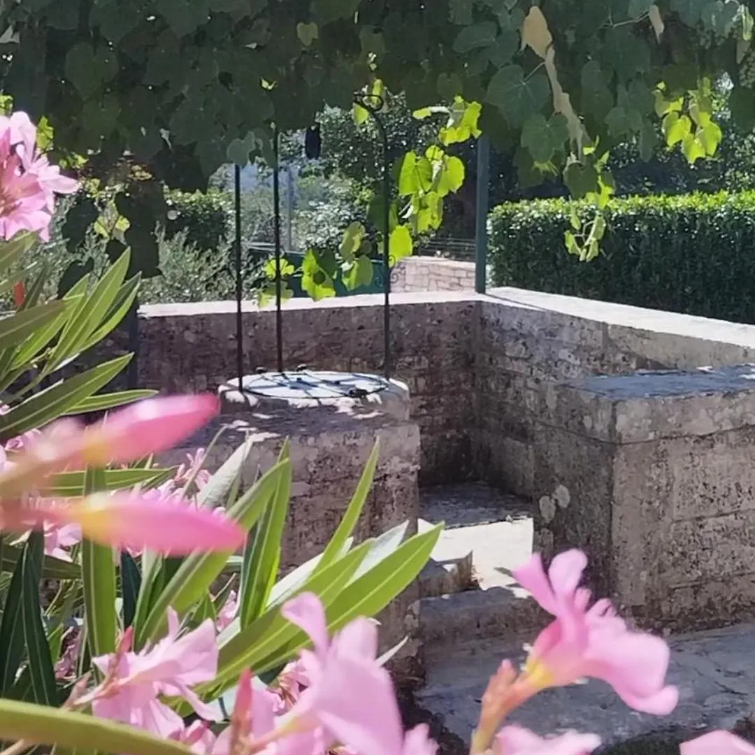 New!!!Villa D'Vita On Huge Fenced Property Tinjan