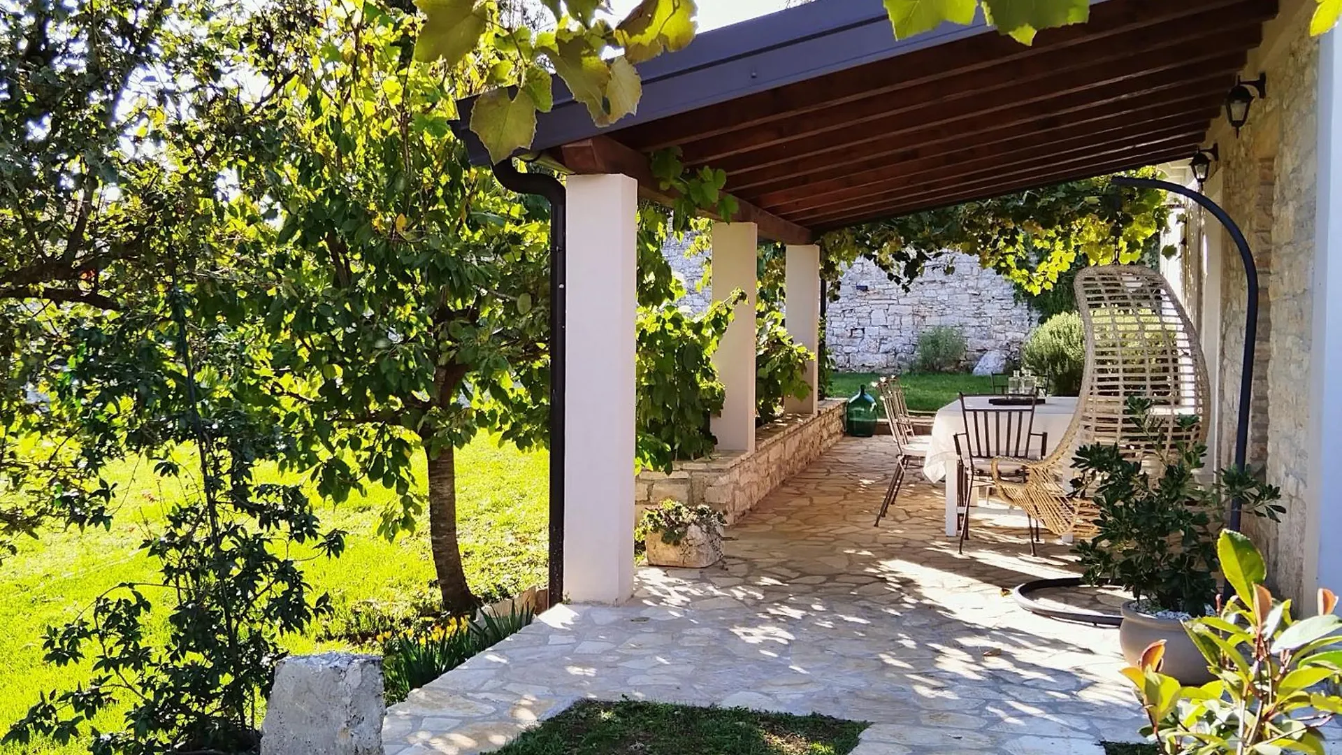 New!!!Villa D'Vita On Huge Fenced Property Tinjan 0*,  Kroatien